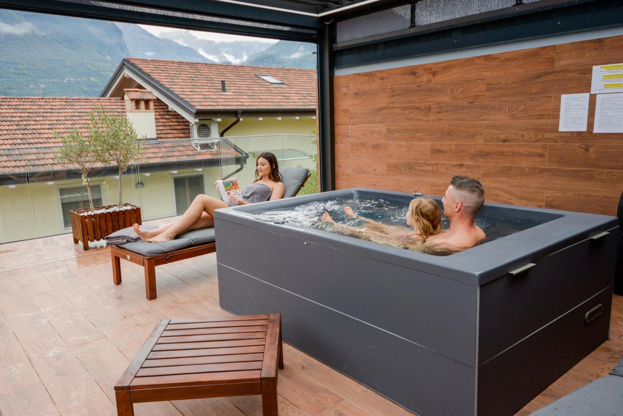 Garda Family & Solarium Lejlighed Riva del Garda Eksteriør billede