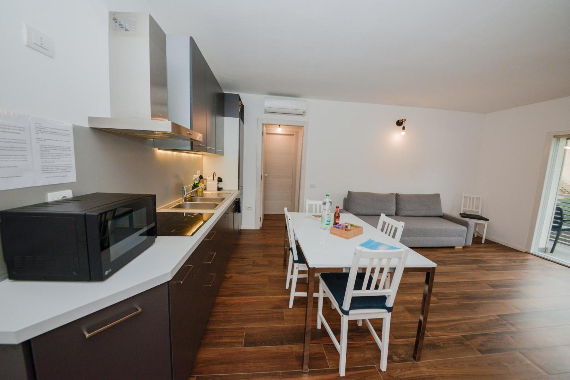 Garda Family & Solarium Lejlighed Riva del Garda Eksteriør billede